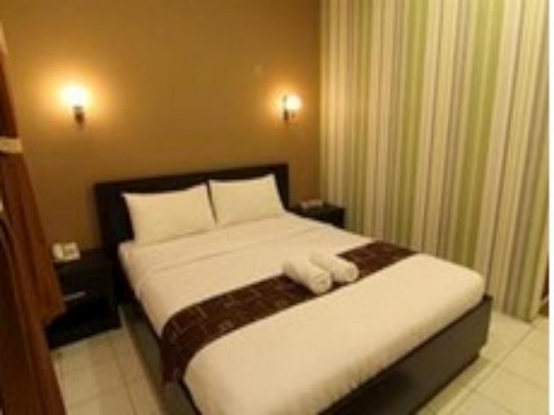 Patria Garden Hotel Blitar Exterior photo